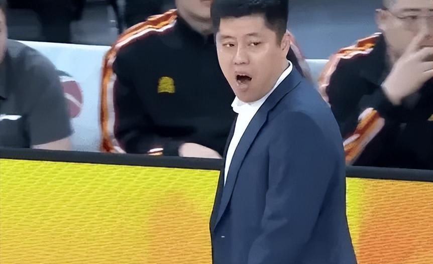 MK体育-没了李春江山西彻底垮了！进攻毫无战术，内线万人捅，要不换帅？