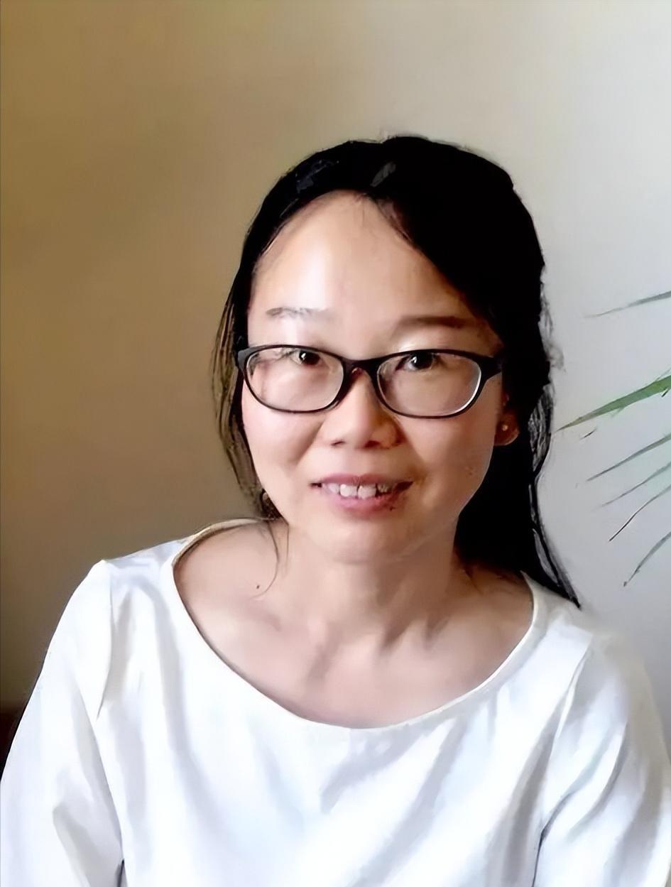 MK体育登录入口-45岁的李娟近况曝光，住15W的房子，不生孩子也不上班，选择隐居