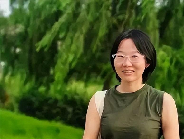 MK体育登录入口-45岁的李娟近况曝光，住15W的房子，不生孩子也不上班，选择隐居