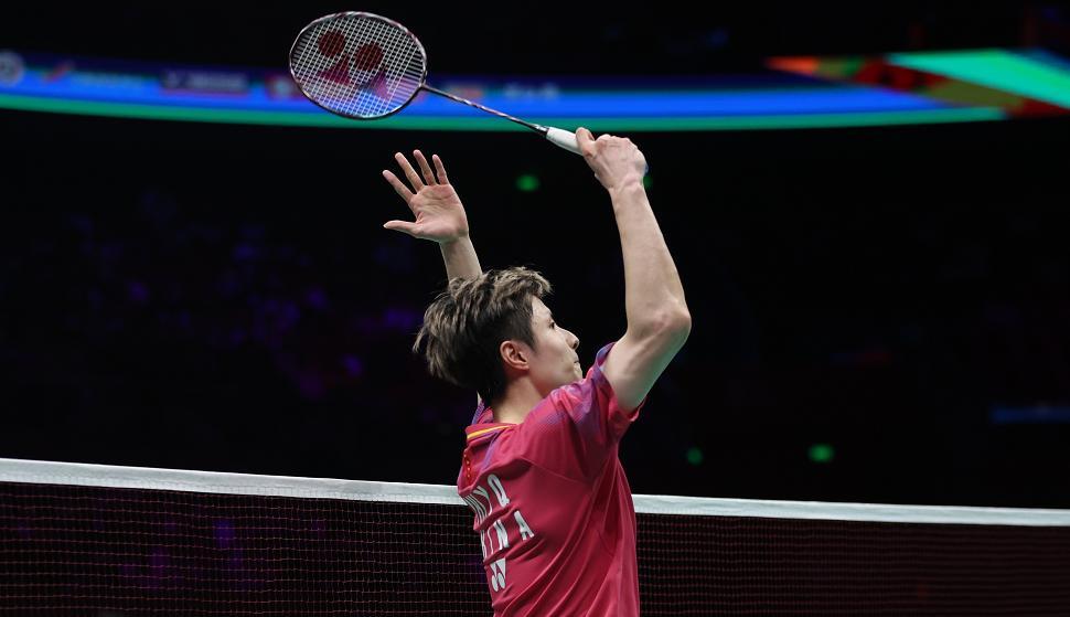 MK体育登录入口-亚锦赛首次封王！石宇奇2-0完胜最强黑马，打破国羽8年冠军荒